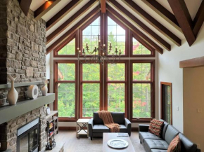 Nature's Luxe Retreat - Panache 638